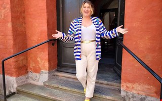 Halmstads popdrottning lovar halvt ett nytt album 2025 