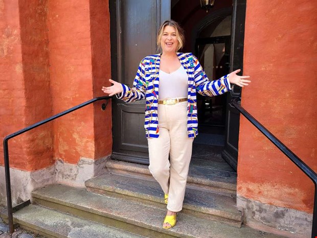 Halmstads popdrottning lovar halvt ett nytt album 2025 