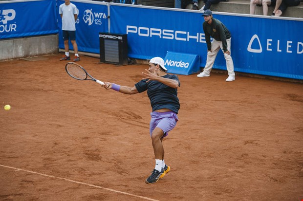 Linjedomarna i B�stad �r OUT!