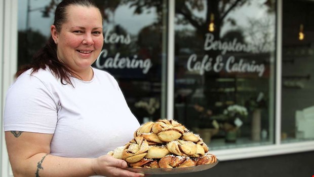 Fikasugna t�mmer hyllorna hos Pernilla