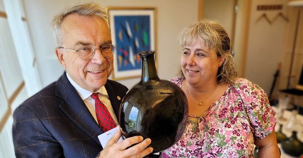 Antikexpert h�nf�rd av Perstorps dyrgripar