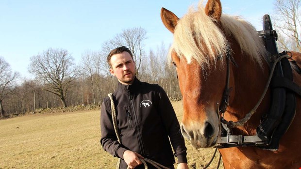 Ung bonde med passion f�r det f�rflutna