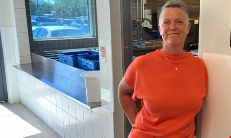 Fr�n centralk�k till k�k ute p� skolorna: Fler m�tta elever 