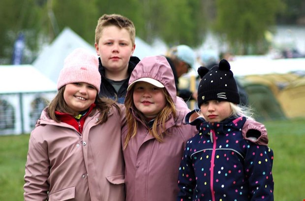 Full cirkus p� scouternas v�rl�ger