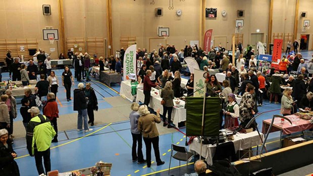Tidningsdrottningen Amelia Adamo gästar 60 plus mässa Tidningsdrottningen Amelia Adamo gästar 60 plus mässa