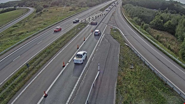 Åstorp: Bil körde mot trafiken på E4 – kvinna livshotande skadad Åstorp: Bil körde mot trafiken på E4 – kvinna livshotande skadad
