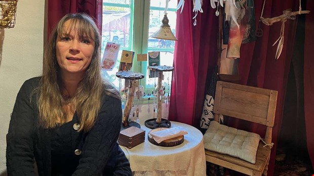 Häxan Charlotte styr sin egen kvast Häxan Charlotte styr sin egen kvast